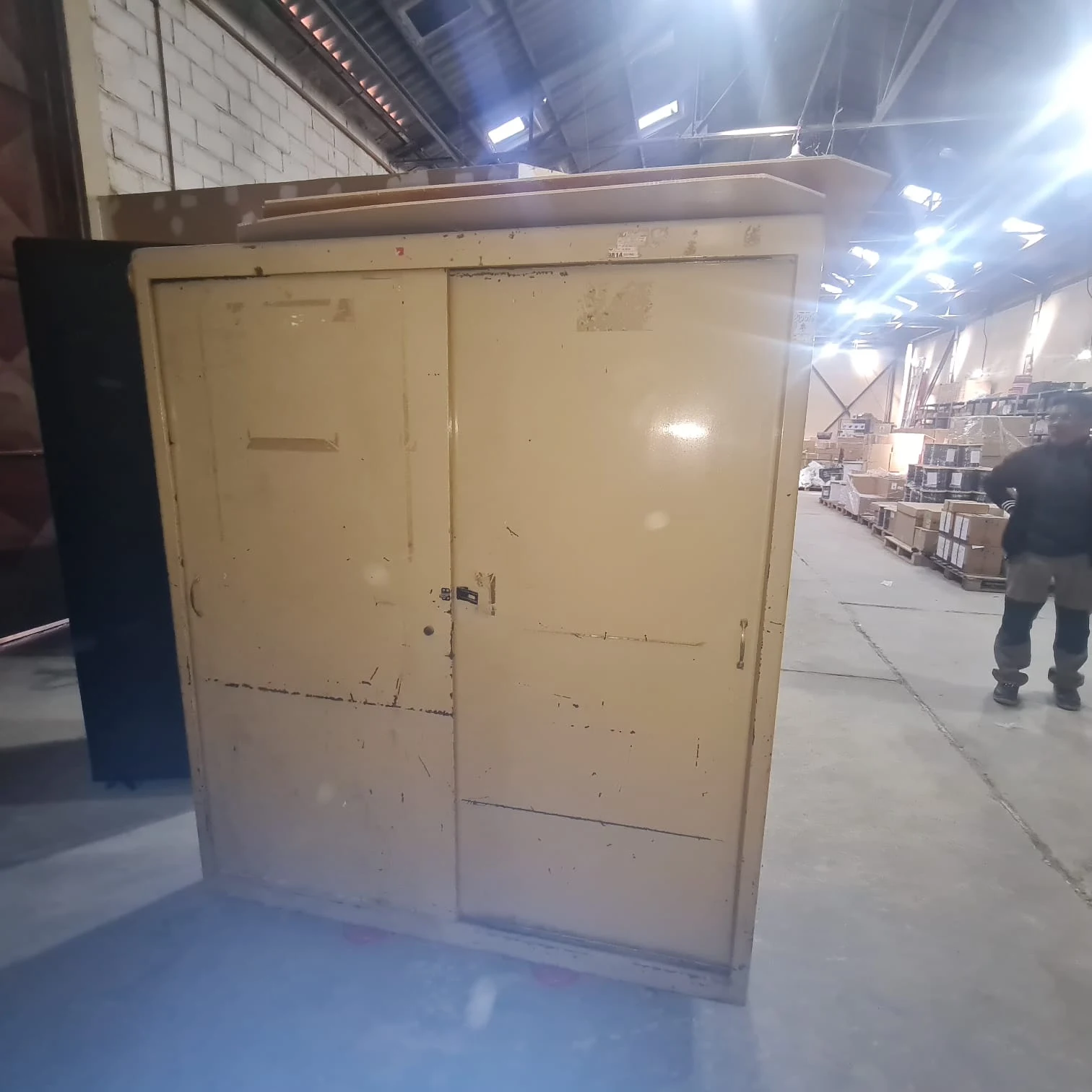 MUEBLE DE CHAPA