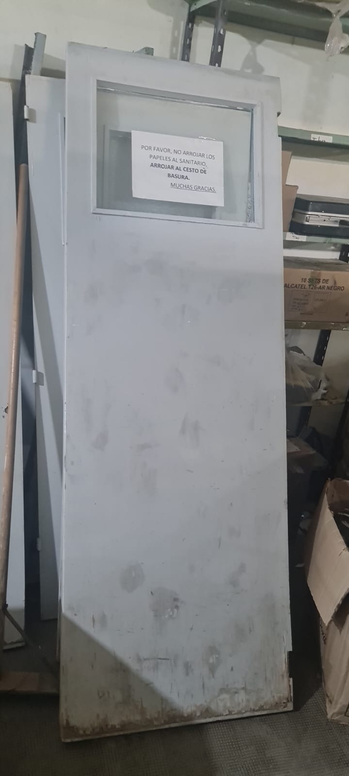 PUERTA DE MADERA CON VIDRIO X1 -LOTE 4.